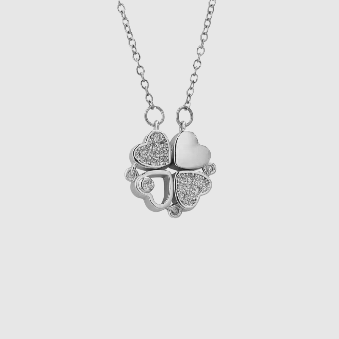 Charming Clover – Collana in Titanio